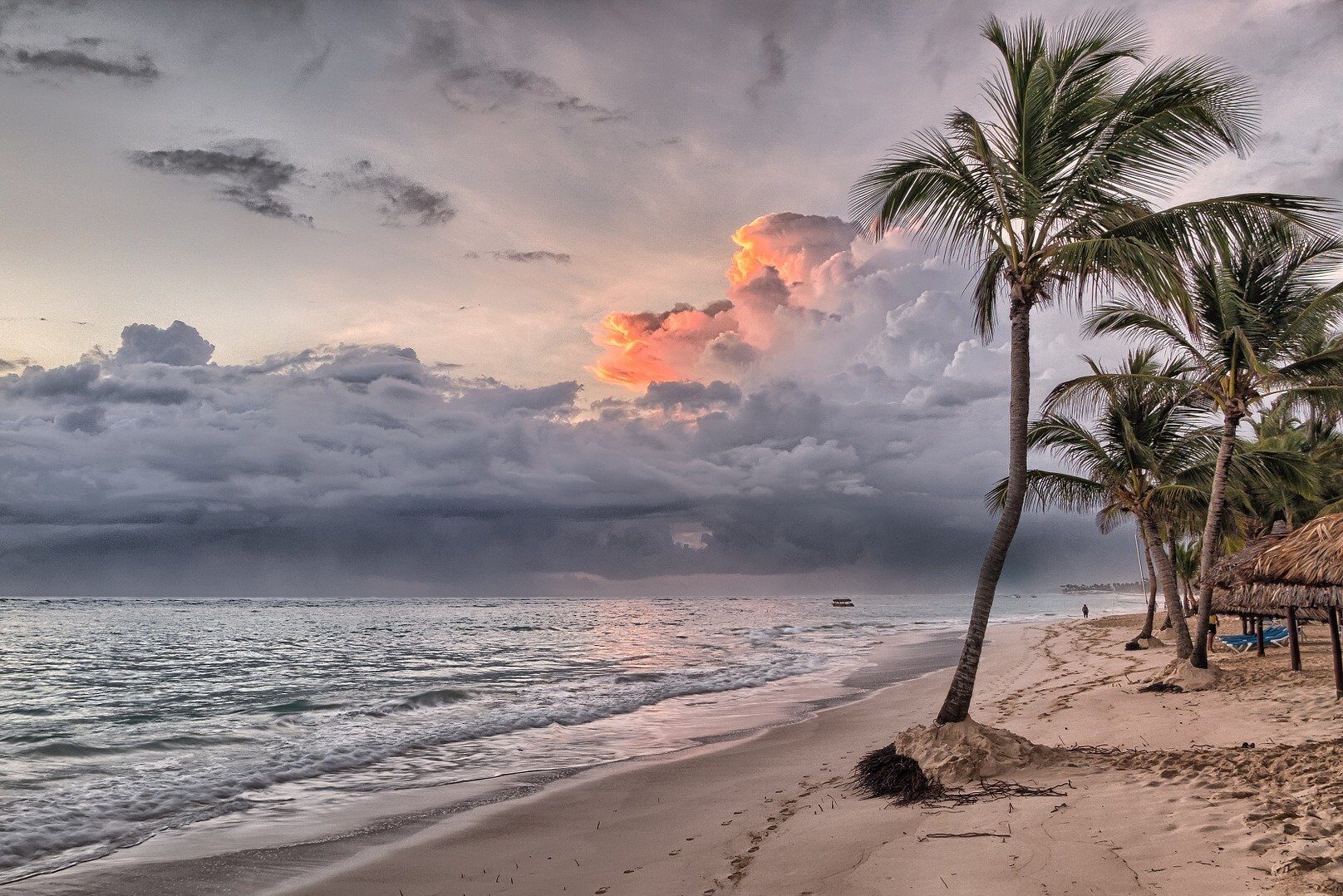 cropped-beach-1236581_1920.jpg